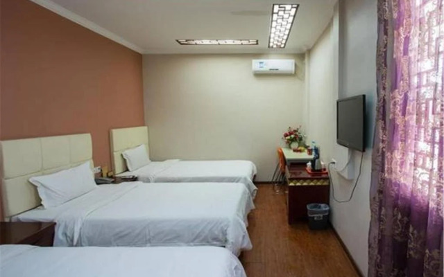 Shenggao Hotel Caoqiao Subway Station