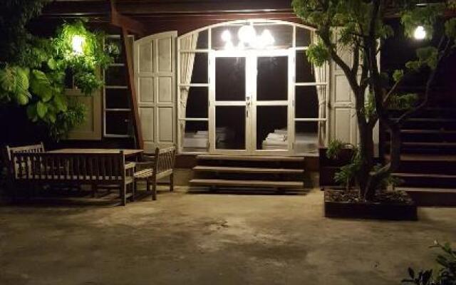 Ruean Mai Chai Khlong