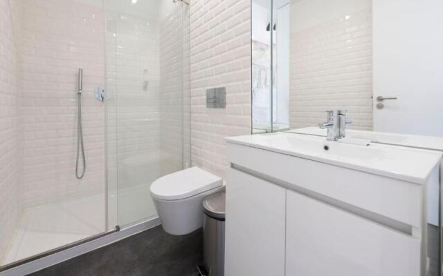 Lovelystay - Dirk Apartment - Almada 4º F
