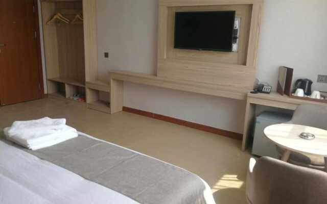 Paci Hotel