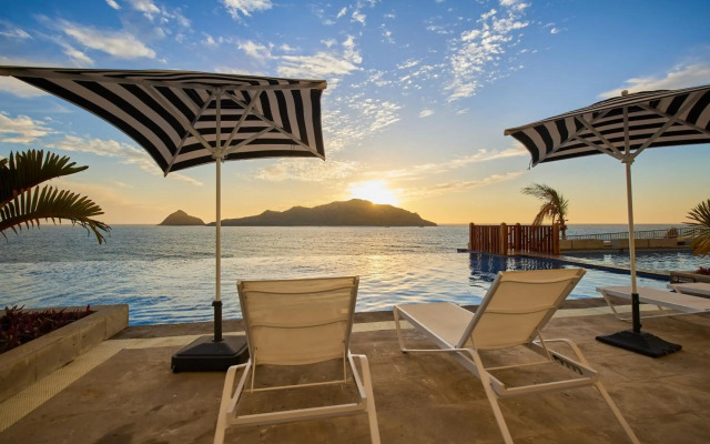 Courtyard By Marriott Mazatlan Beach Resort