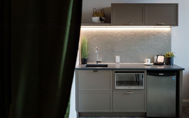 48 King West Boutique Hotel