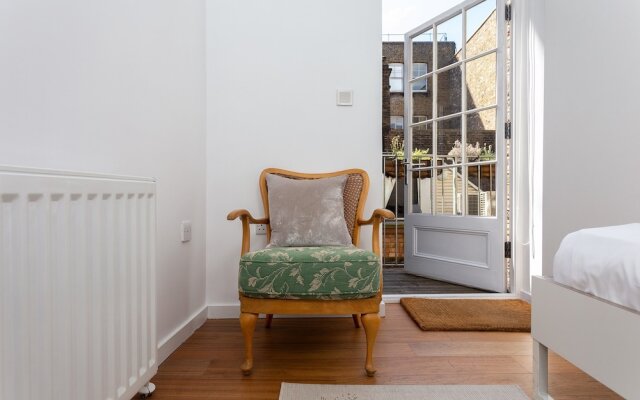 1 Bedroom Apartment In Fitzrovia Sleeps 4