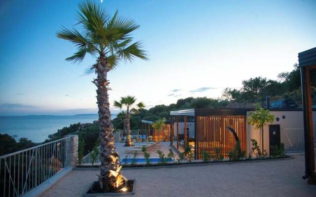 Spacious Apartment in Novalja near Sea