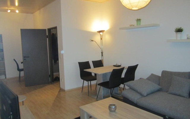 Tante Emma "Paris", Wohngefühl wie Zuhause plus Vorteile eines Hotels, PB-Zentrum, 600m zum Hbf