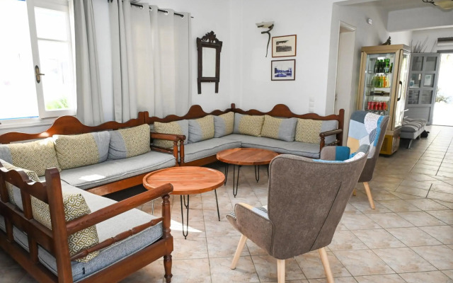 Hotel Glaronissia Rooms & Suites