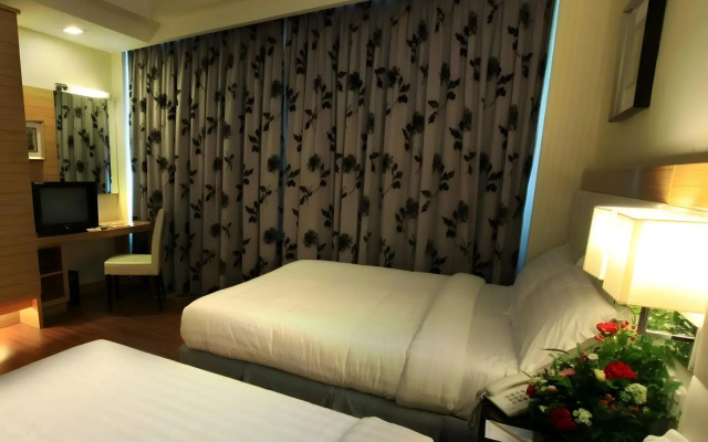 Crown Garden Hotel