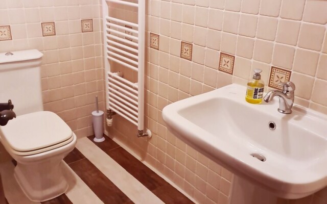 Viktorov Comfortable 2-bed Apartment