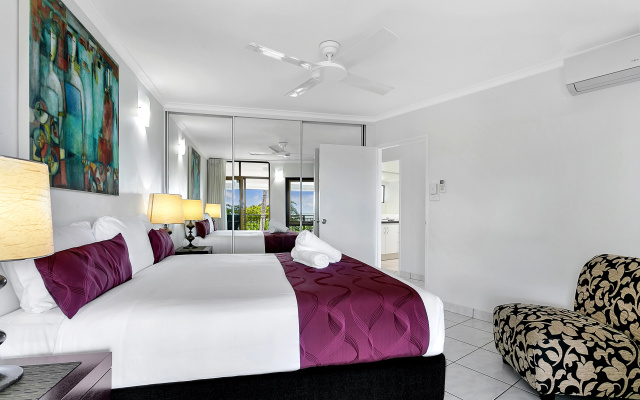 Roydon Beachfront Apartments – Guest Rooms – Cairns