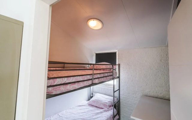 Beautiful Holiday Home in Ouddorp With Balcony