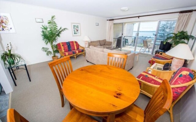 Sundeck Unit 6 - Shoal Bay