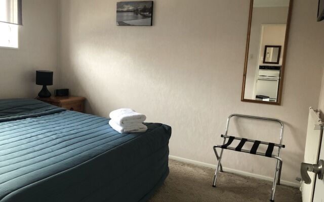 Surrey Court Motel