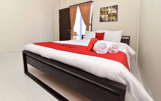 RedDoorz Plus near Jalan Imam Bonjol Denpasar – Guest Rooms – Denpasar