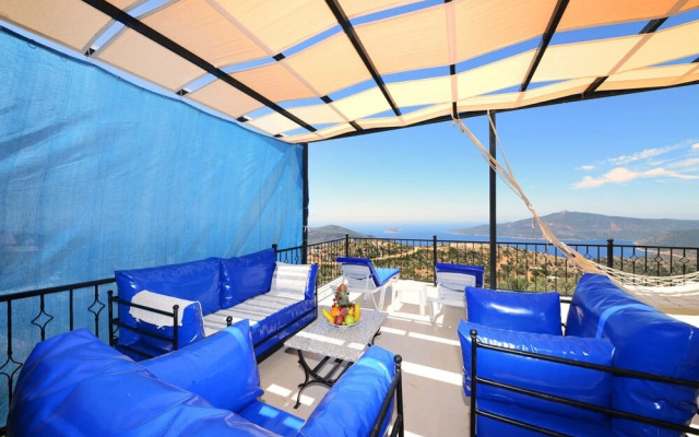 Villa Baris by Akdenizvillam