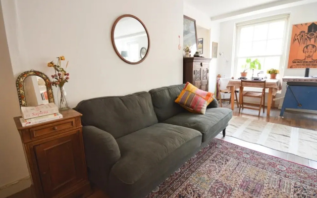 Bright and Cosy Studio Apartment in Stokes Croft