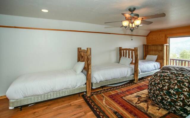 Castle Glen Chalet-1845 by Big Bear Vacations