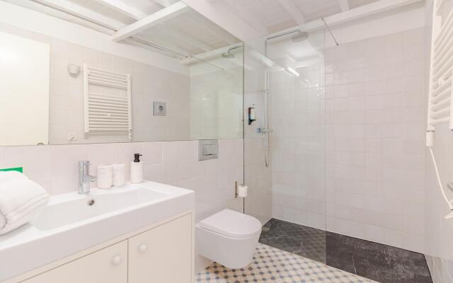 Youropo - The Tower 7F