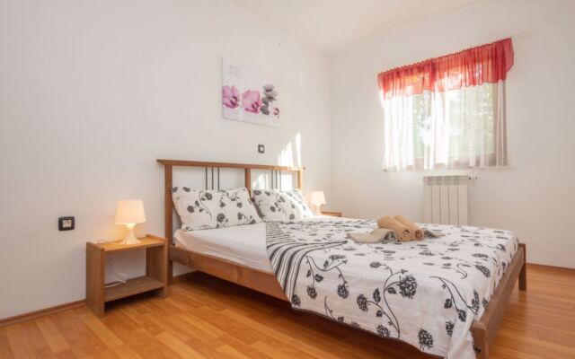 Kristina Laginji in Laginji