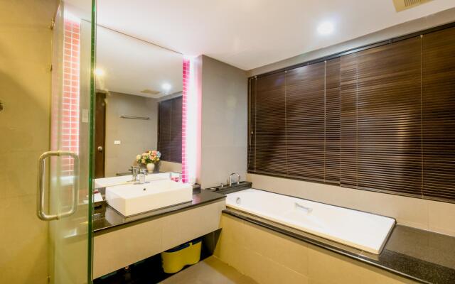 Kris 2301 - Partial sea view studio in BangTao