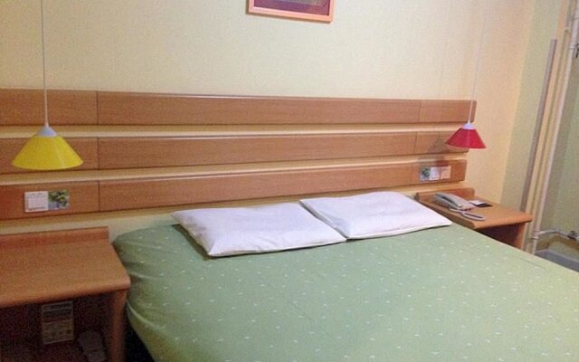 Home Inn Hengshui Heping West Road Hengshui College