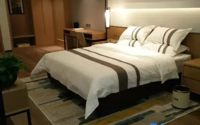 Shuimu City Hot Spring Holiday Hotel