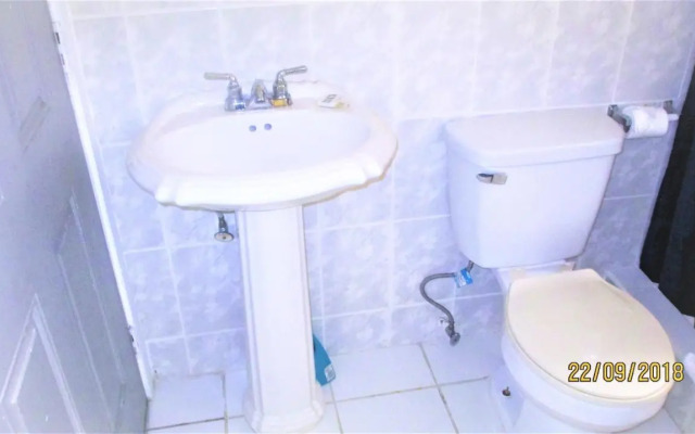Tropical Breeze Guest House