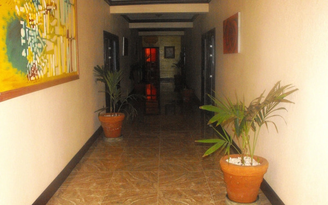 Hotel Tropik Leadonna