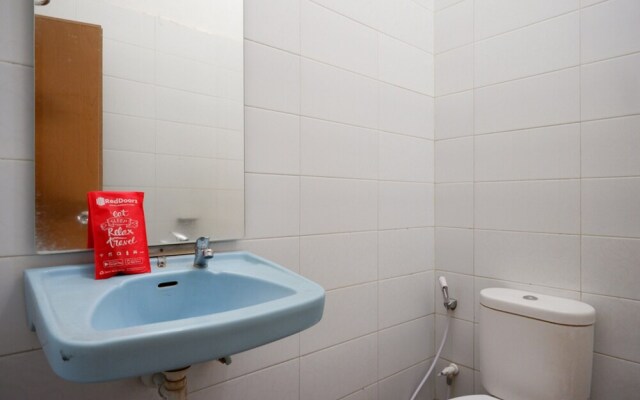 Putra Jaya Hotel by RedDoorz