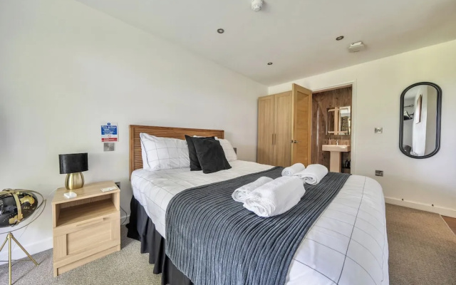 Modern Peaceful Open Plan 1-bed Apartment Rutland
