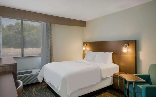 Radisson Hotel Grand Rapids Riverfront