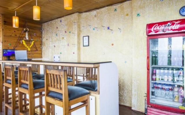 Aryans Hotel