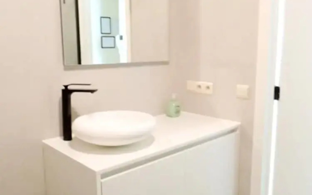 Apartment Near Epernayplein, Family-friendly Stay