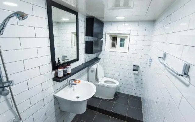 19th st. Guest House