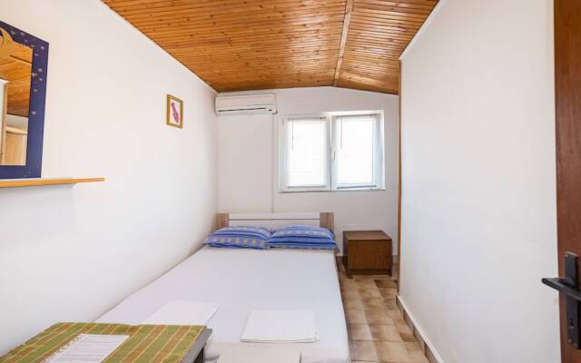 Ivica Studio Apartment