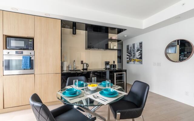 Spectacular Exec 2BR Financial District