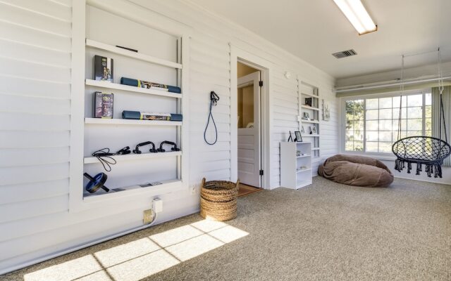 Lakefront Tavares Home w/ Deck, Patio & Dock!