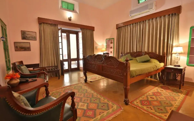 Roop Niwas Kothi, Near Mandawa
