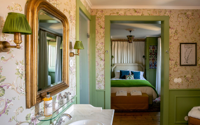 Rosegarden Essence Sintra