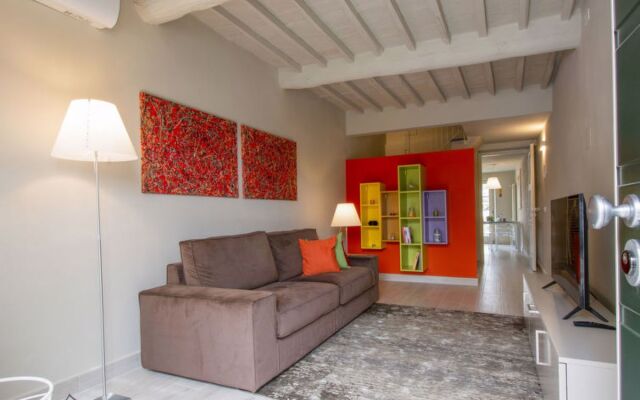 House Glicine Lucca