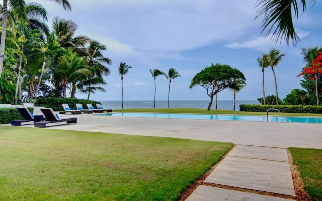 Breathtaking Ocean-view Home w Pool Modern Design
