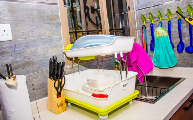 NIFEWAT APARTMENT leed studio apartment with gym, Netflix and WiFi