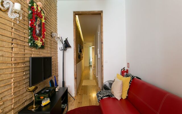 Bica Elevator Apartment Rentexperience