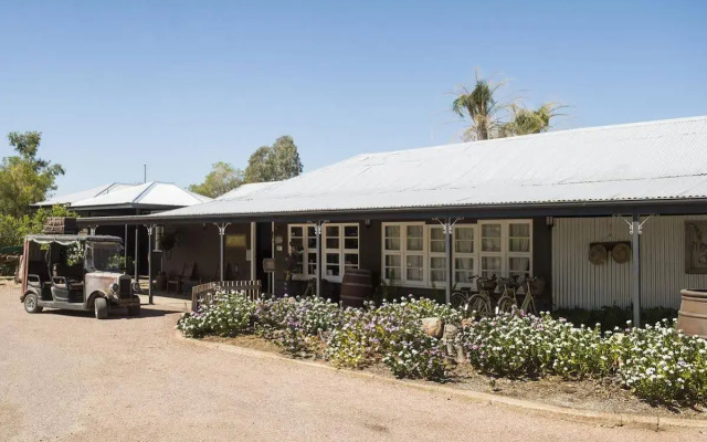 Saltbush Retreat