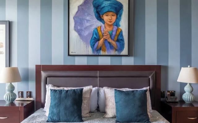 Luxury Beachfront Condo on Sandy Beach