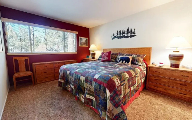 La Residence - Shared Pool, Hot Tub & More!