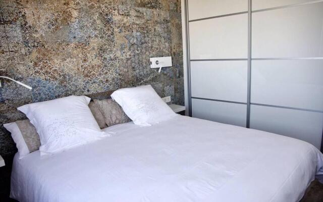 Design Vivienda V El Burgao by the Sea