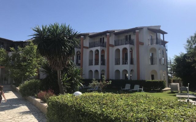 Silver Beach Hotel and Annexe Apartments