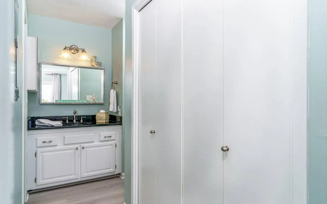 Gulf Winds Court 202 - Emerald Cove Oasis