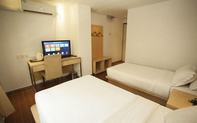 Aira Hotel
