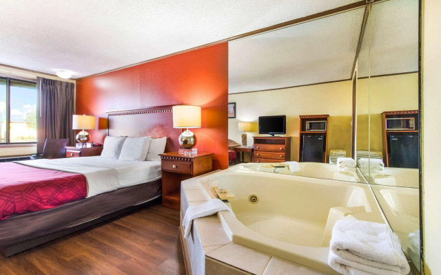 Econo Lodge Norwalk